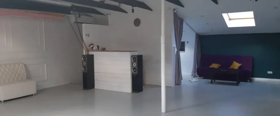 gallery slide