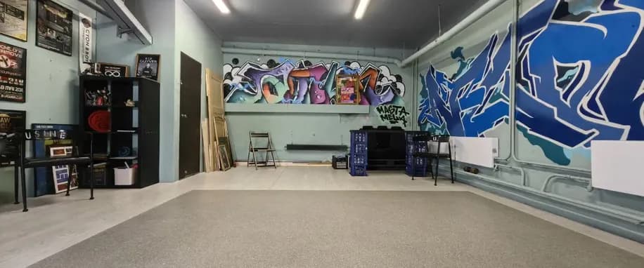 gallery slide